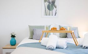 Cresta House - Modern Apartments